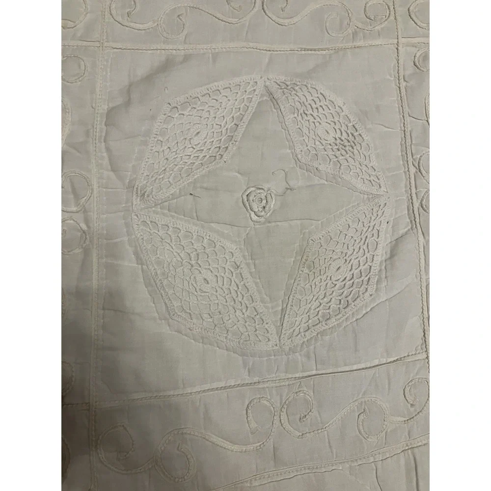 1900s Antique CottageCore Amish white on white BABY CRIB QUILT 81x72 hand stitch